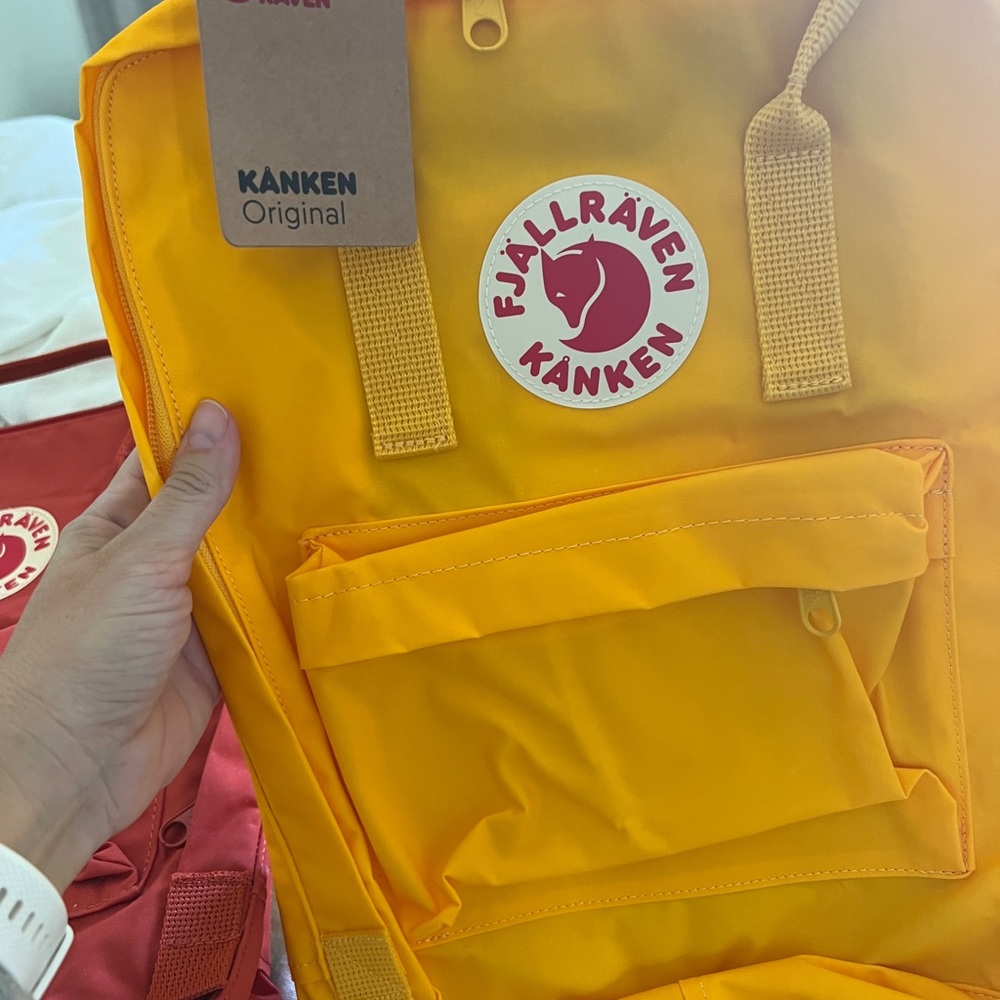 Fjallraven Kanken Original Backpack (16 liter) - Picture 3 of 6
